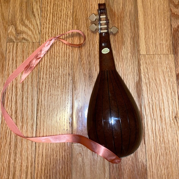 Felicity’s Mandolin Guitar - Picture 2 of 3